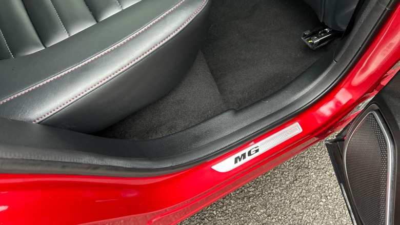 MG Hs 1.5 T-GDI Exclusive 5dr DCT Petrol Hatchback